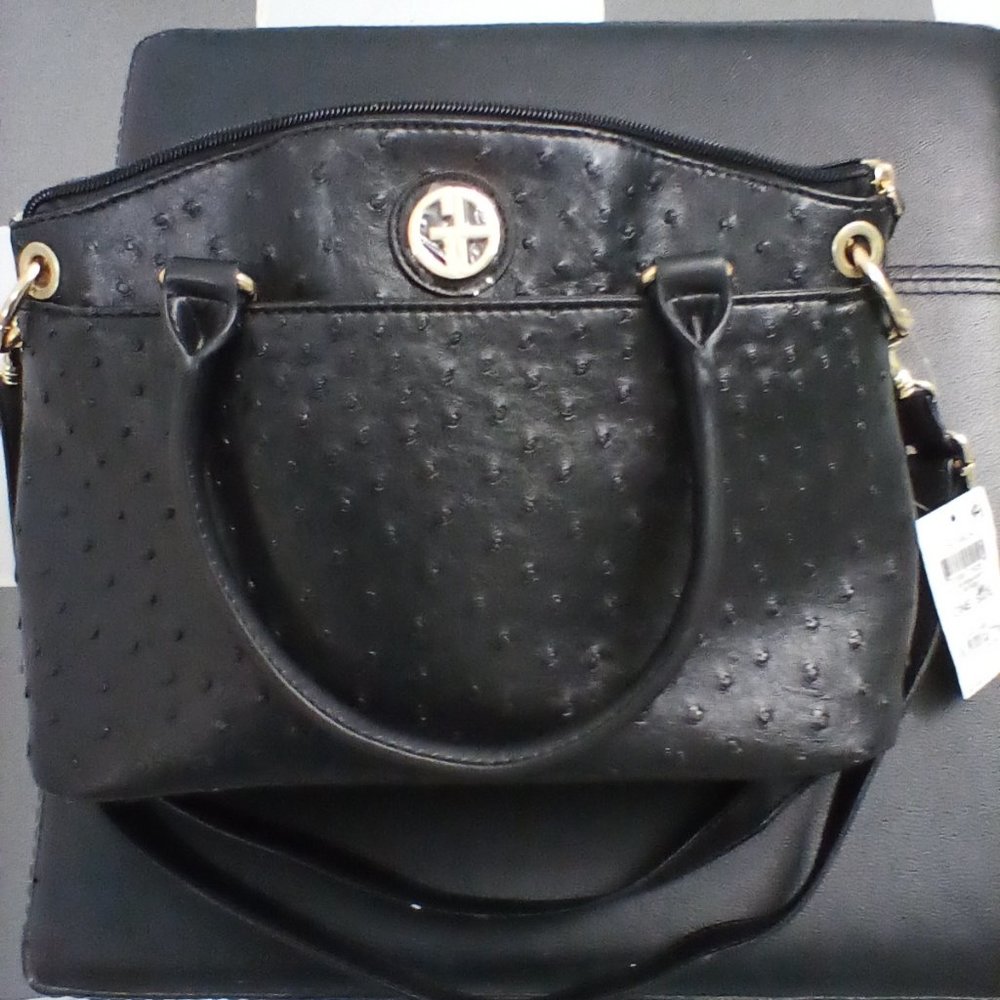 New Giani Bernini ostrich hand bag